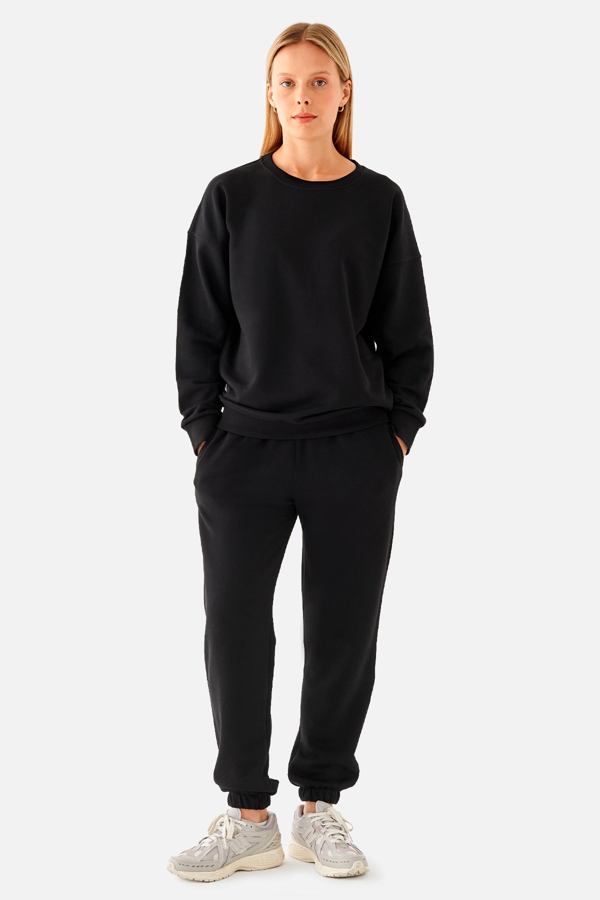 Mia Cuffed Sweatpants - Black